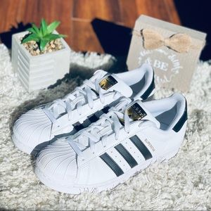 Adidas Superstar sneakers 💕